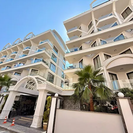 Апартаменти Sa Apartments! Sea View Beachfront